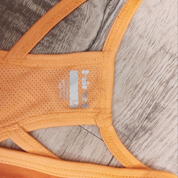 Workout tank top - Picture 2 of 3